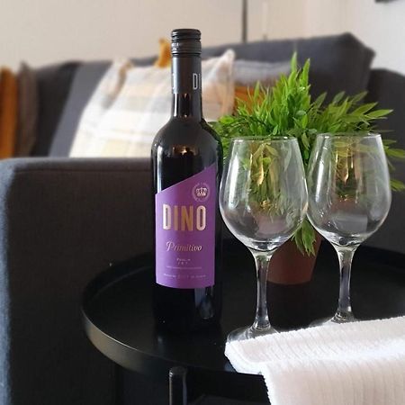 Spacious London Apartment 5 Min Walk To Leytonstone Underground Station And 5 Stops To Zone 1 Eksteriør billede