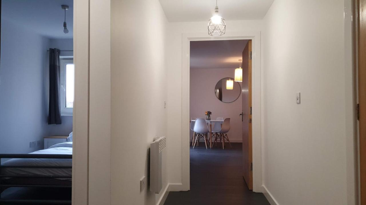 Spacious London Apartment 5 Min Walk To Leytonstone Underground Station And 5 Stops To Zone 1 Eksteriør billede