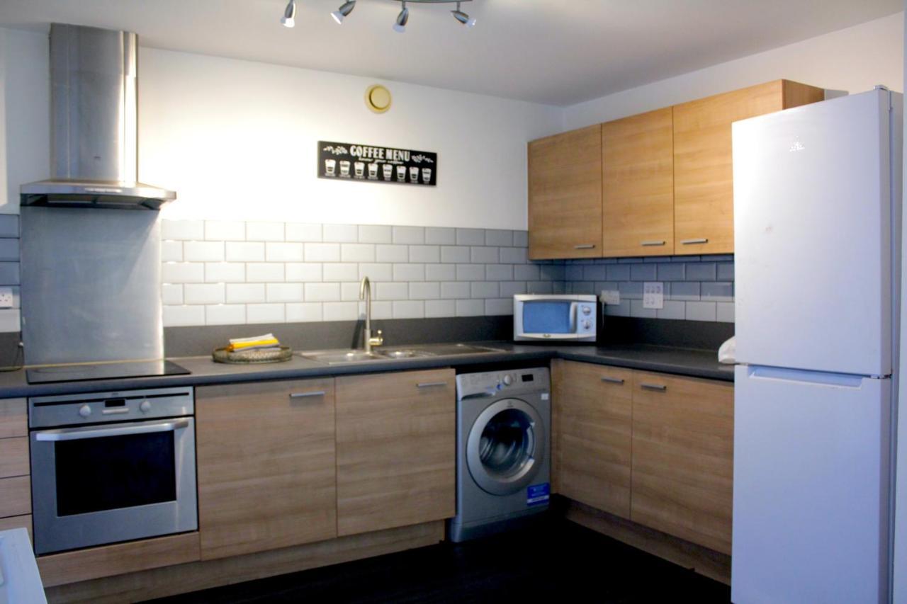 Spacious London Apartment 5 Min Walk To Leytonstone Underground Station And 5 Stops To Zone 1 Eksteriør billede