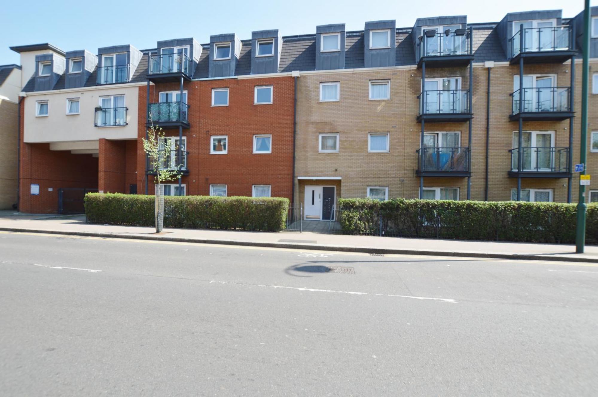 Spacious London Apartment 5 Min Walk To Leytonstone Underground Station And 5 Stops To Zone 1 Eksteriør billede